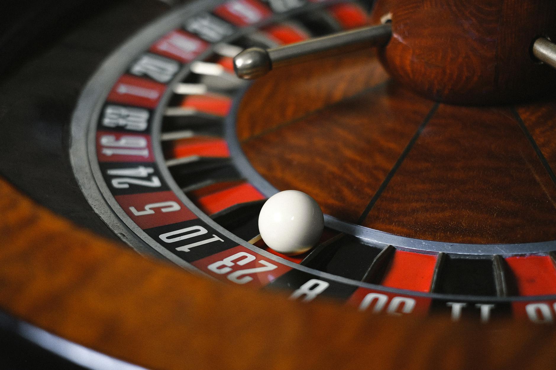 Quan sát tính năng như free spin, wild, scatter là bước quan trọng khi thử slot miễn phí.